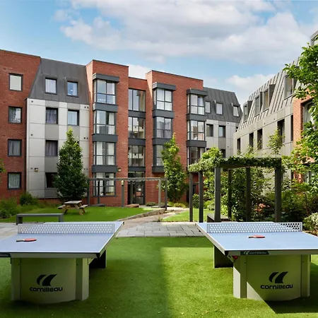 For Students Only - Asa Briggs House In Daire Leeds (West Yorkshire)