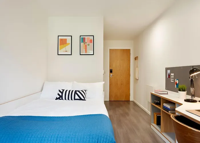 For Students Only - Asa Briggs House In Apartment