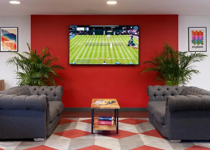 For Students Only - Asa Briggs House In Apartment