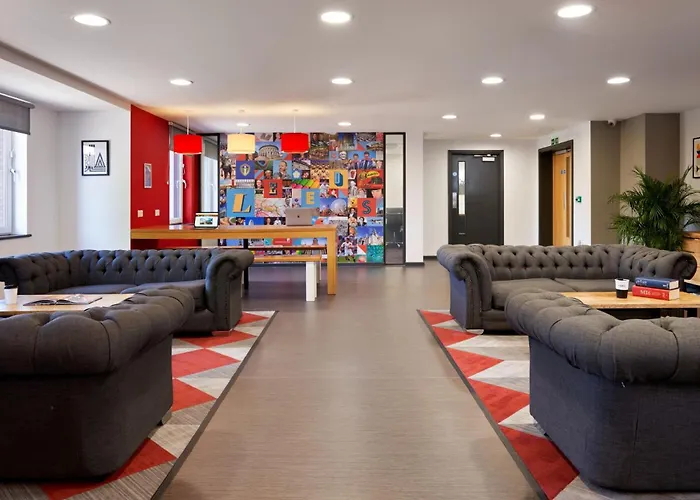 For Students Only - Asa Briggs House In Лидс